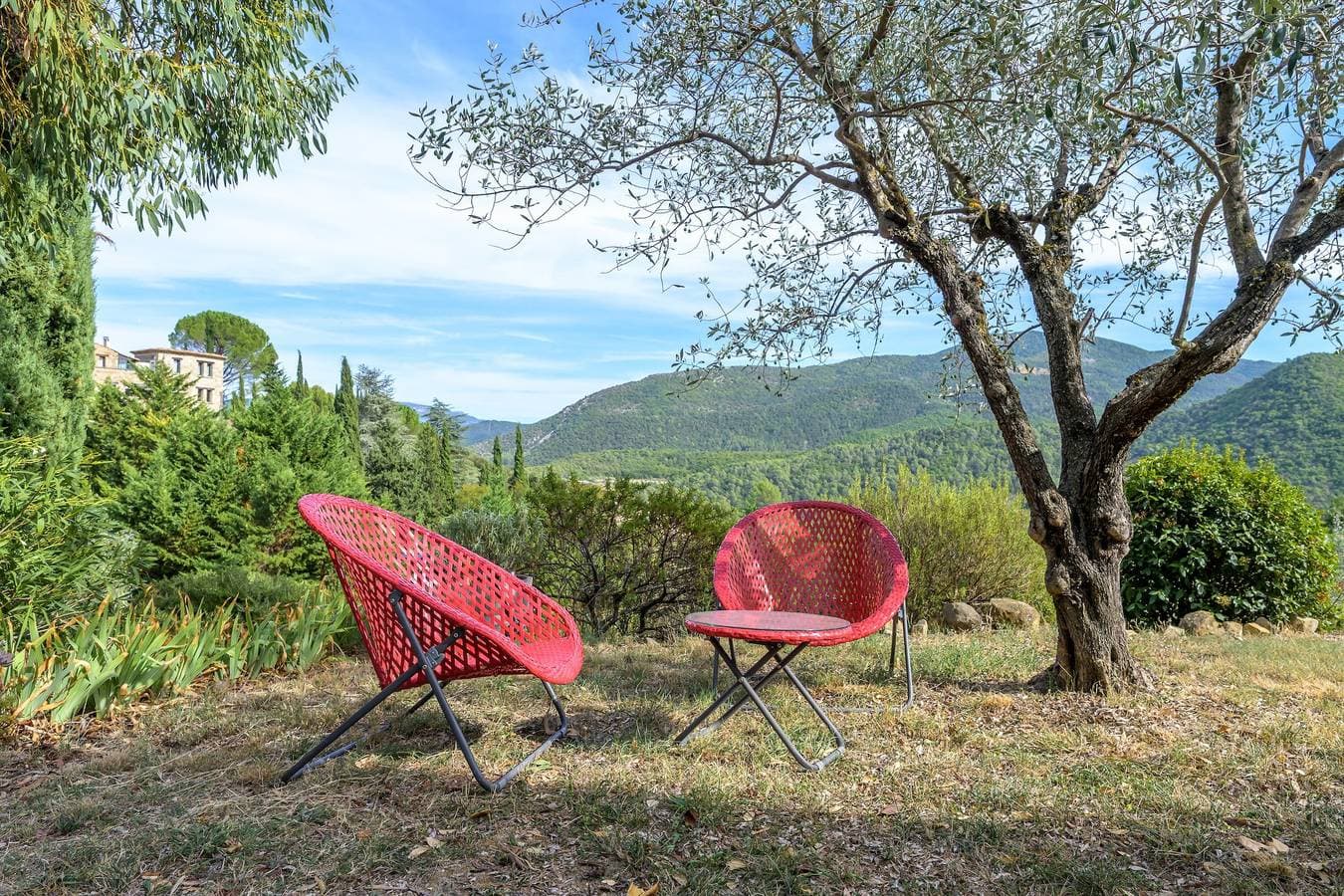 Foto 4 von 20: Gîte de Maric: Zwischen Olivenbäumen mit Pool, traumhafte Aussicht