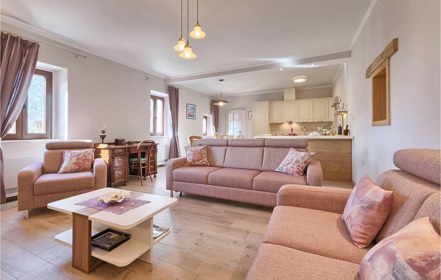 Foto 8 von 61: Gemütliche 2-Zimmer-Wohnung mit Pool, WLAN und Parkplatz in der Nähe von Restaurants