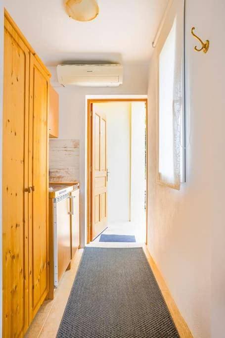 Foto 8 von 37: One-Bedroom Apartment