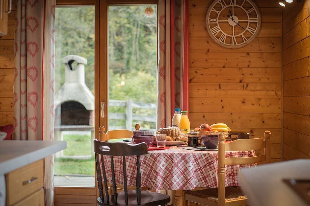 Foto 13 von 24: Berghütte-Familie-Bergblick-Ensuite mit Dusche