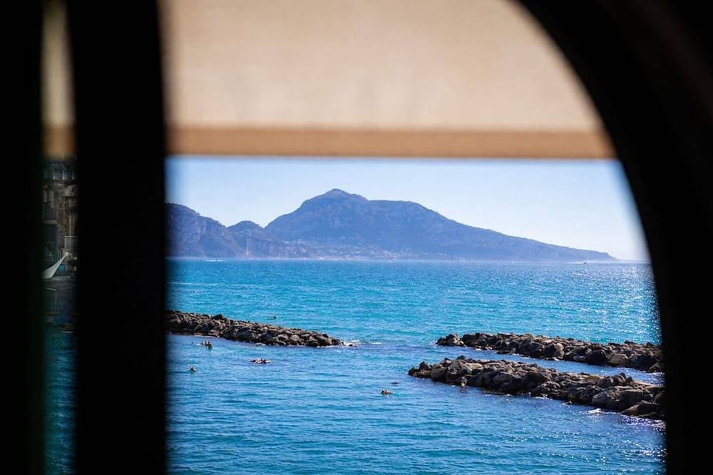 Foto 11 von 23: Enchanting panoramic Suite a few steps from the sea in the Sorrento Peninsula