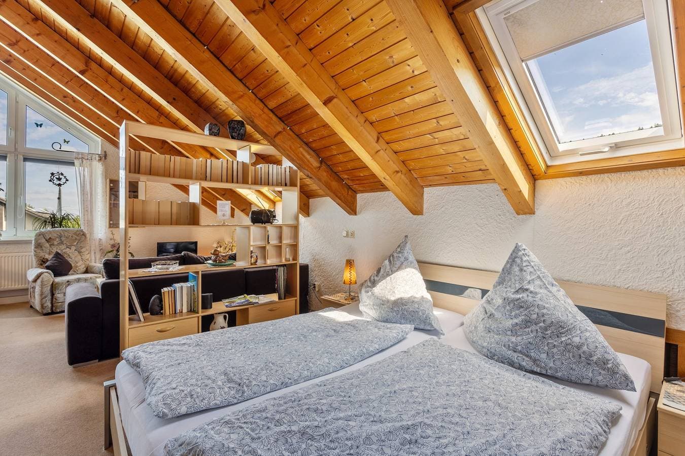 Foto 12 von 21: "Ferienwohnung Ausblick" mit Bergblick, Sitzecke im Garten und WLAN