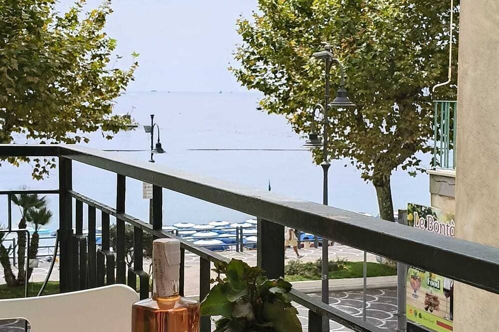 Blue Breeze Apartment 1