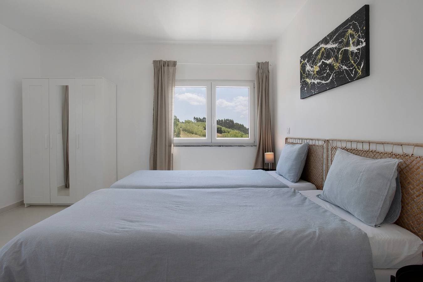 Foto 4 von 32: Zimmer 'Sun' mit Bergblick, Gemeinschaftspool und WLAN