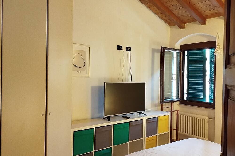 Foto 8 von 30: Typical Ligurian waterfront house in the center
