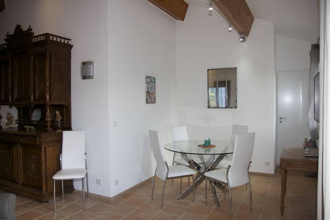 Foto 7 von 19: Ferienwohnung 'T3 Coeur De Sanary - 100m Du Port' mit Privatterrasse, WLAN und Klimaanlage