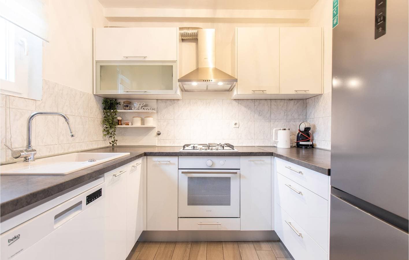 Foto 6 von 20: Gemütliche Ferienwohnung mit Meerblick, Terrasse, WLAN und Küche – 1 km von der Küste entfernt