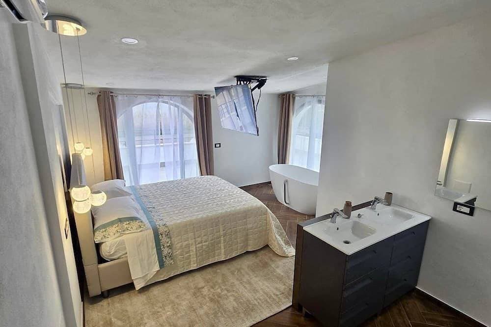 Foto 3 von 19: Presidential Suite in Seafront Luxury Villa