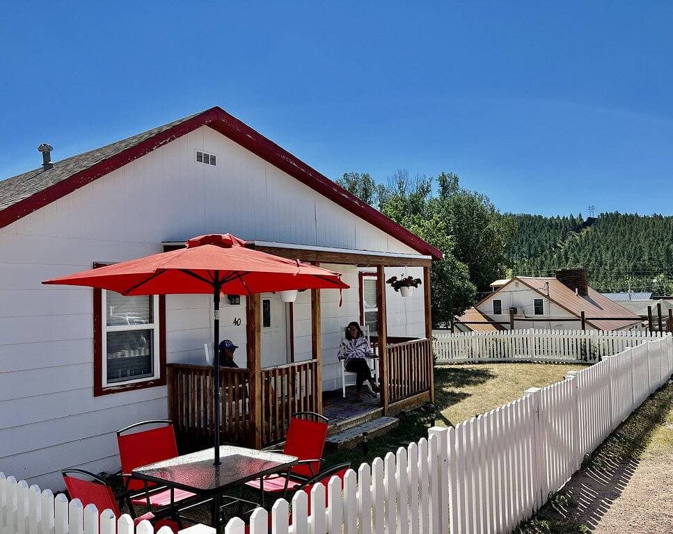 Foto 10 von 20: Cute Custer Cottage - Walk to restaurants and shopping