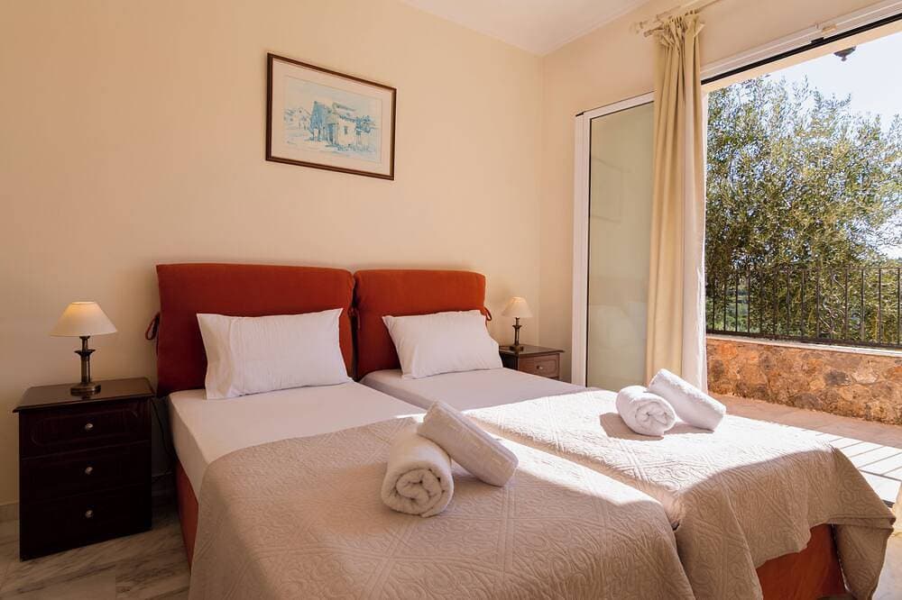 Foto 2 von 30: Private Pool Villa Odyssey in Dassia Corfu