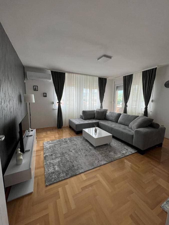 Urban Lux 1