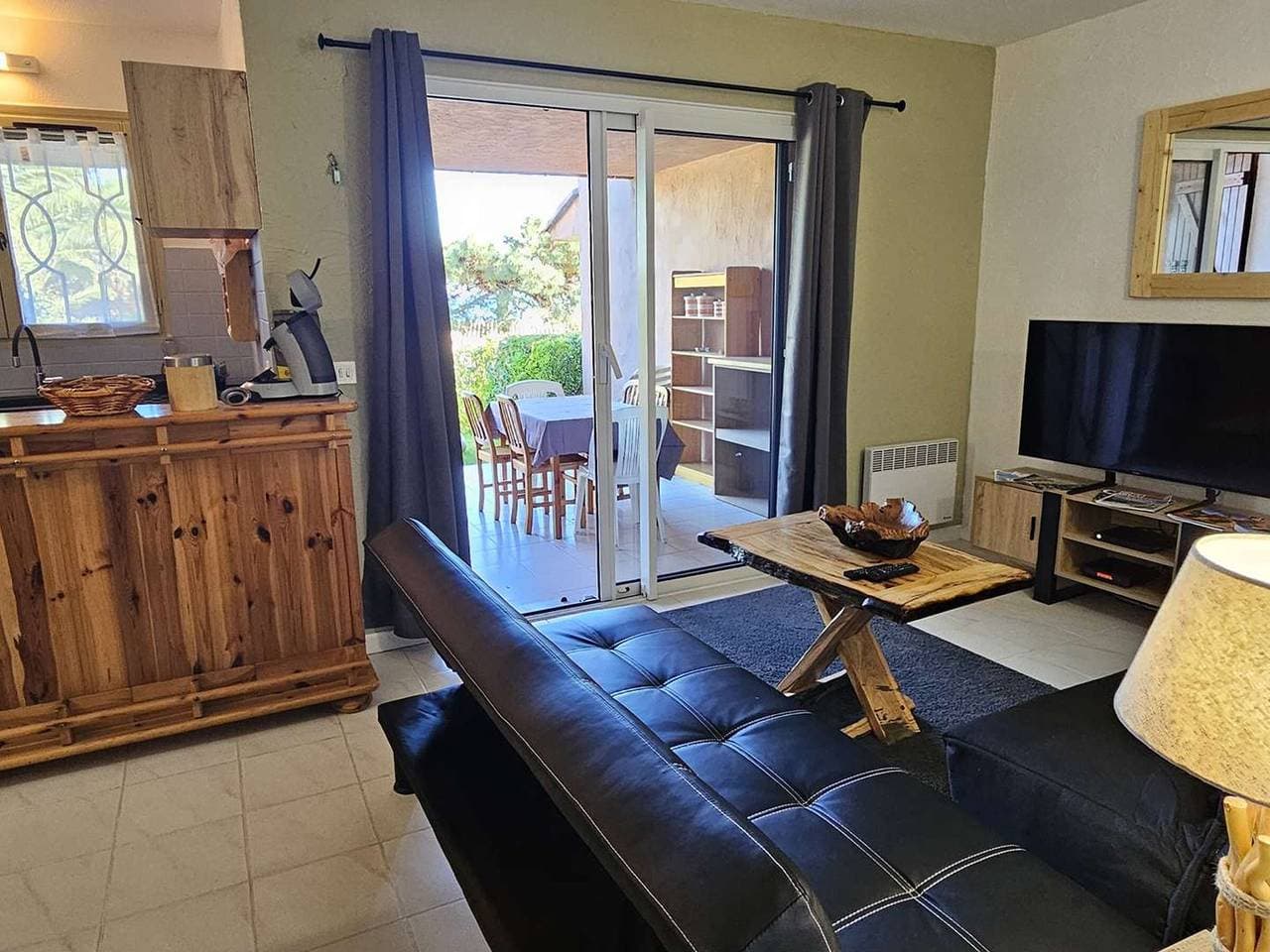 Foto 3 von 23: Renovierte 3*-Wohnung mit Pool und Tennis 500m vom Strand
