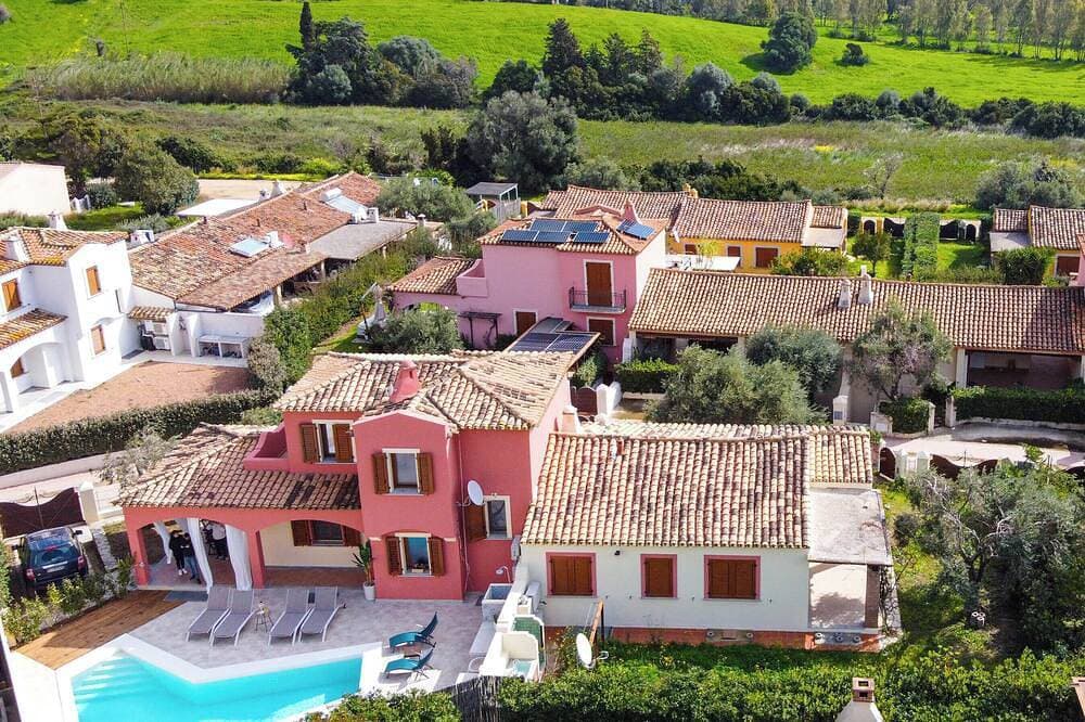 Foto 3 von 30: Meeresvilla Für Familien Mit Veranda Und Garten