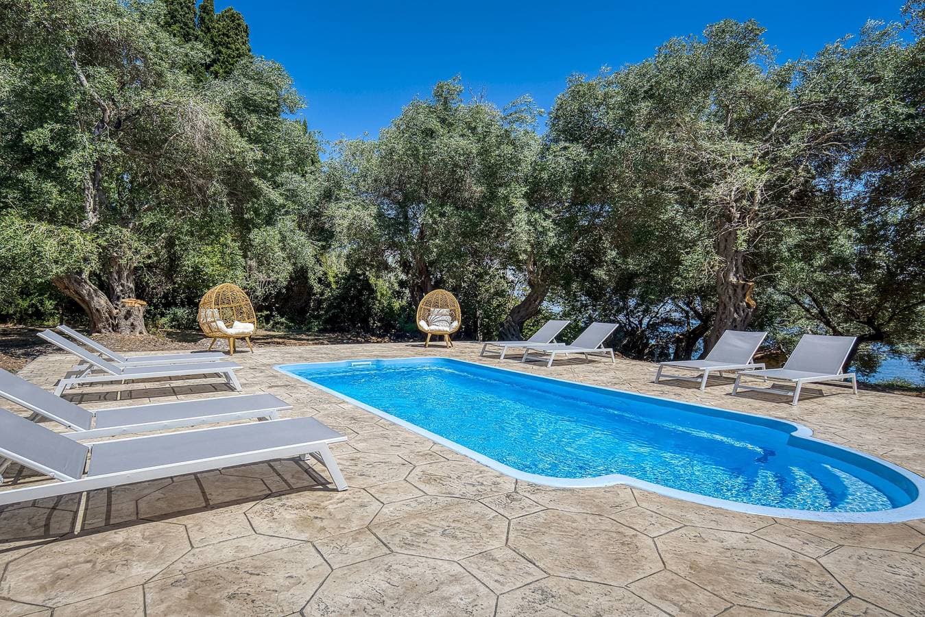 Foto 7 von 62: Villa für 8 Personen mit Garten