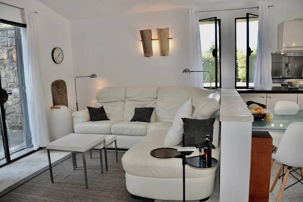 Foto 13 von 30: Haus Oliviers 5 *****beheiztes Schwimmbad Kingsize-Bett Klimaanlage Luxus