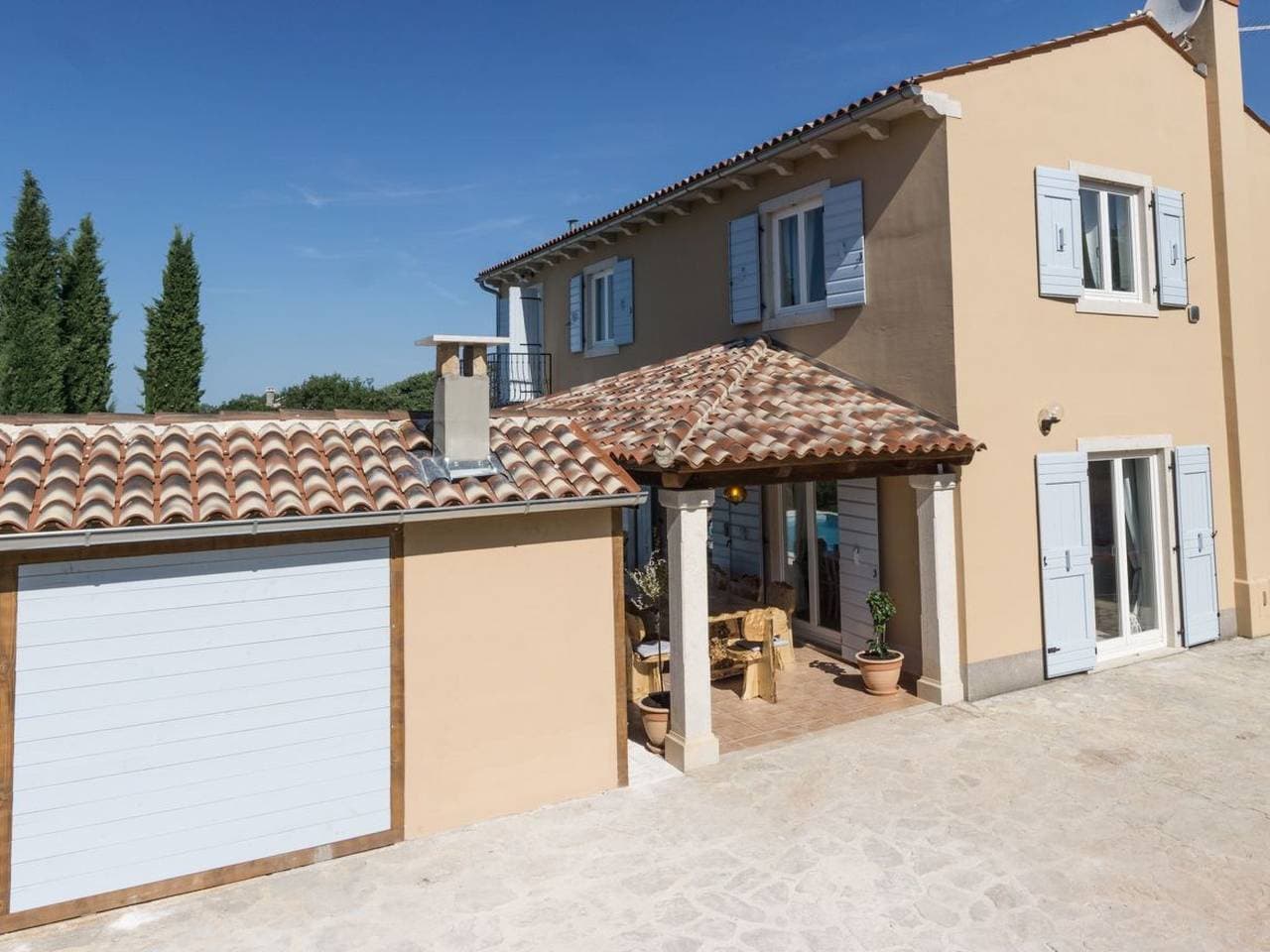 Foto 13 von 49: Nettes Ferienhaus in Smoljanci mit Privatem Pool