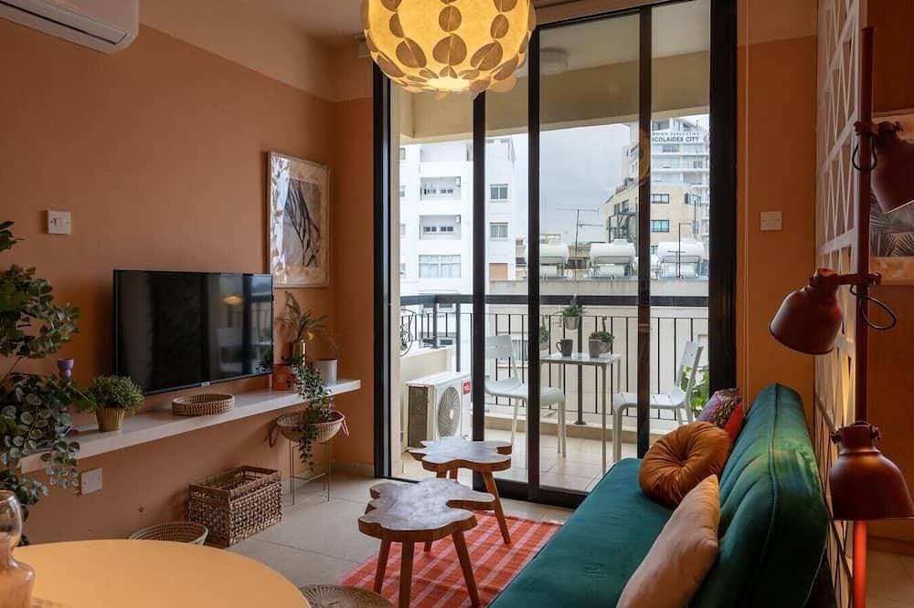 Johny`s Spot - 1-Br Apartment & Balcony in Larnaca 1