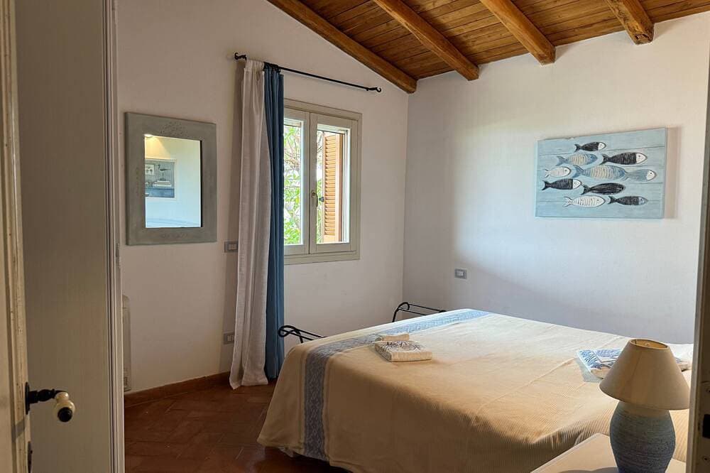 Foto 3 von 30: Villa Elena mit Meerblick, Terrasse und privatem Garten