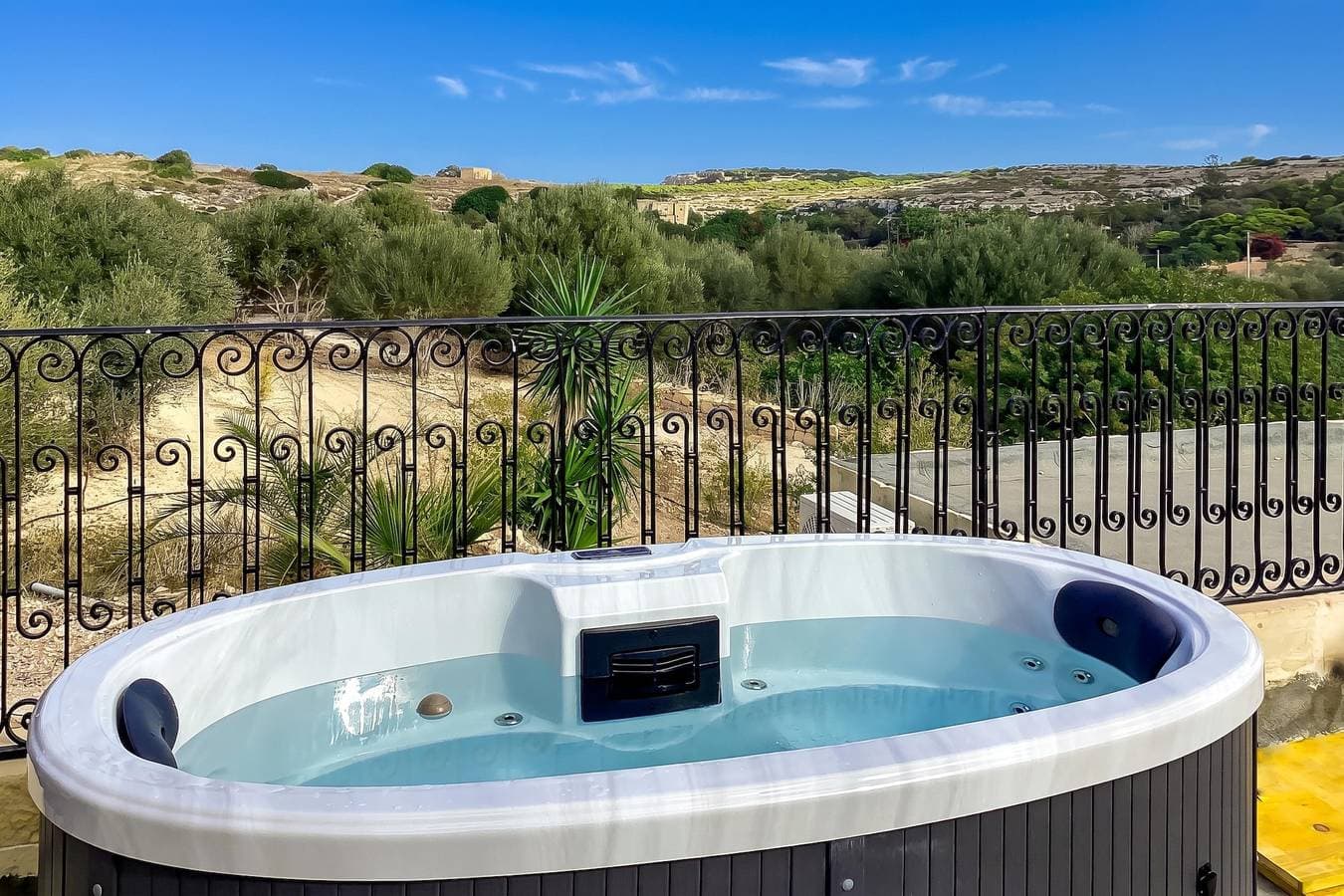 Foto 2 von 39: Pleasant stone house & jacuzzi St Martin