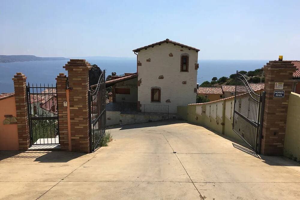 Foto 9 von 30: Villa Red Coral: sleeps 4, shared swimming pool, parking,