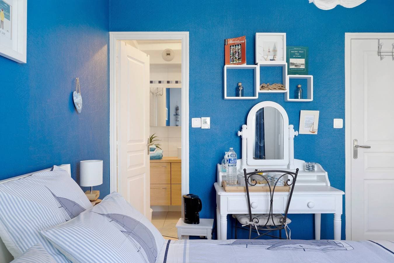 Foto 10 von 20: Gästezimmer „Saint-Samson-sur-Rance“ mit privater Terrasse, Garten und WLAN