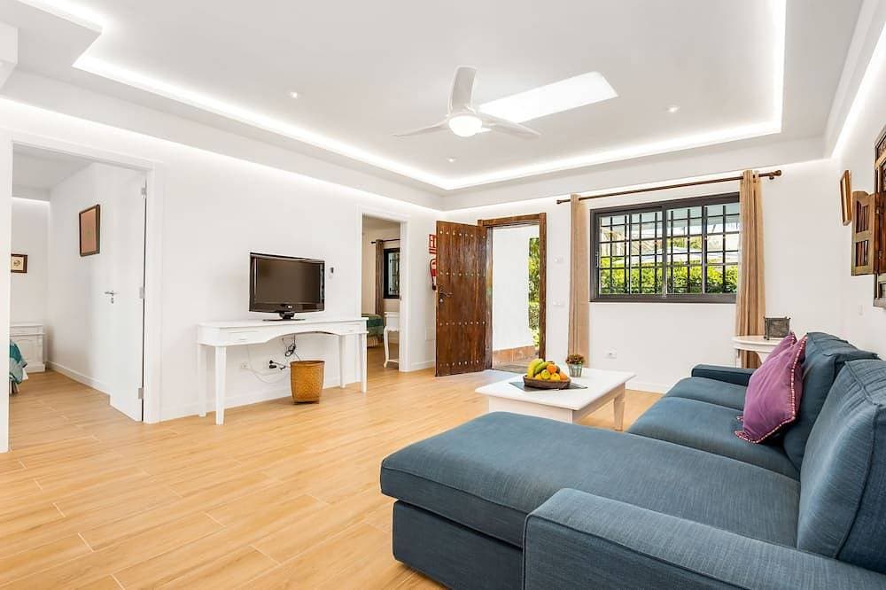 Foto 12 von 30: Experience a Banana Plantation house with \"really heated\" long pool. Solarium
