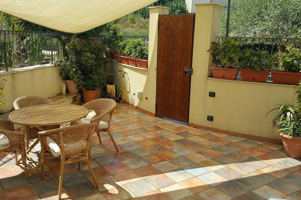 Ferienhaus Villa Mose '2 Terrasse, Parkplatz 1