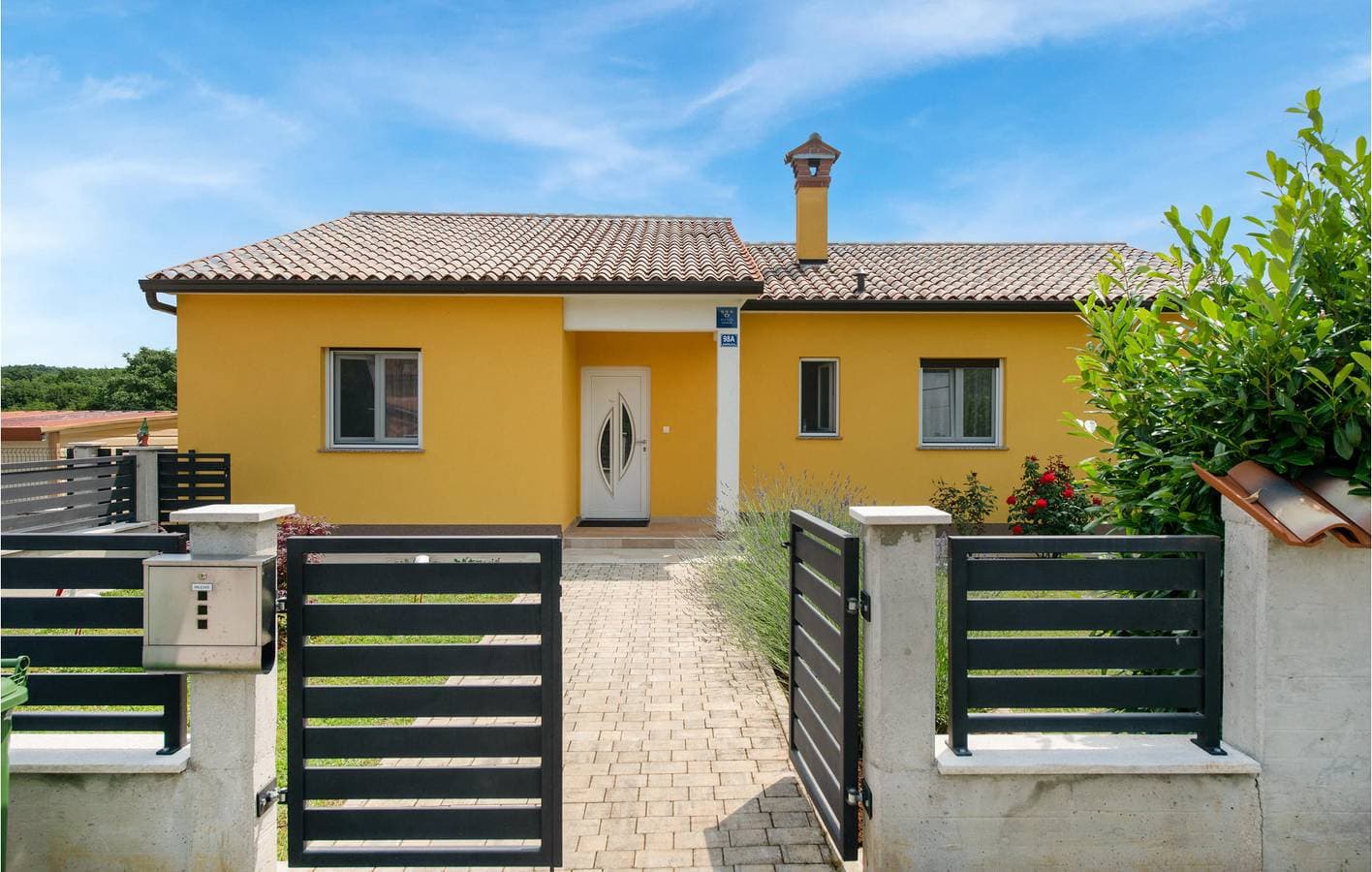 Gemütliche 137 m² große Wohnung mit Terrasse, WLAN und Parkplatz in der Nähe von Sehenswürdigkeiten 1