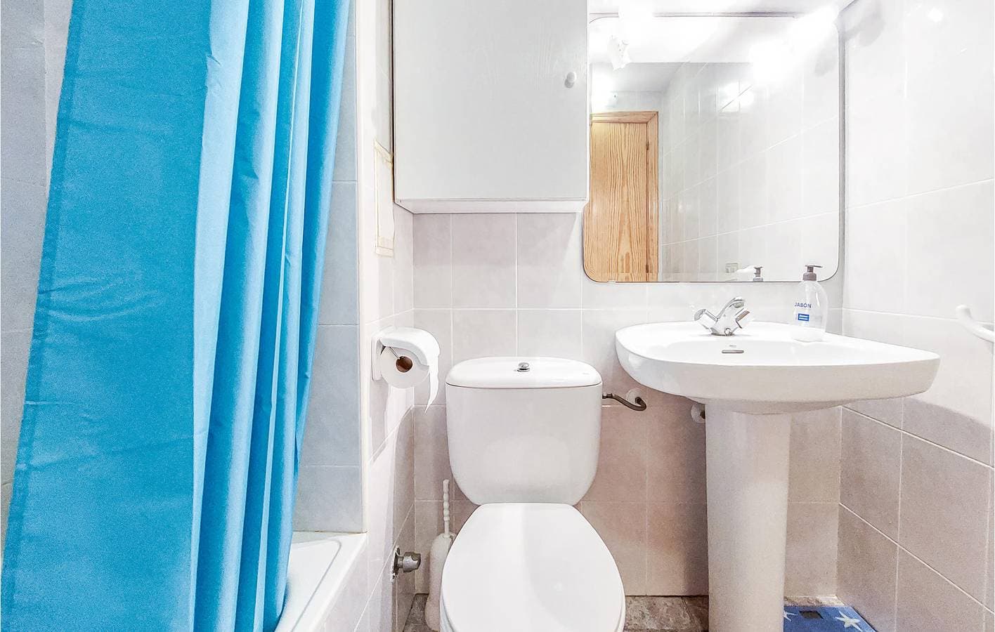 Foto 10 von 16: Moderne 70qm Wohnung: AC, Parkplatz, Terrasse, 100m zur Playa Masbó