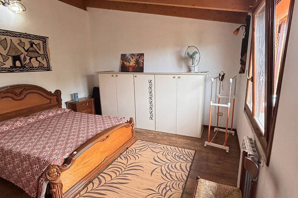Foto 5 von 30: Landhaus 'Ethnic house & view, Sulcis Relax' mit Bergblick, privater Terrasse & WLAN