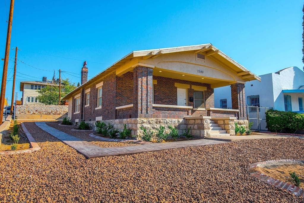 Foto 8 von 15: Sunset Heights Bungalow near Downtown and Utep