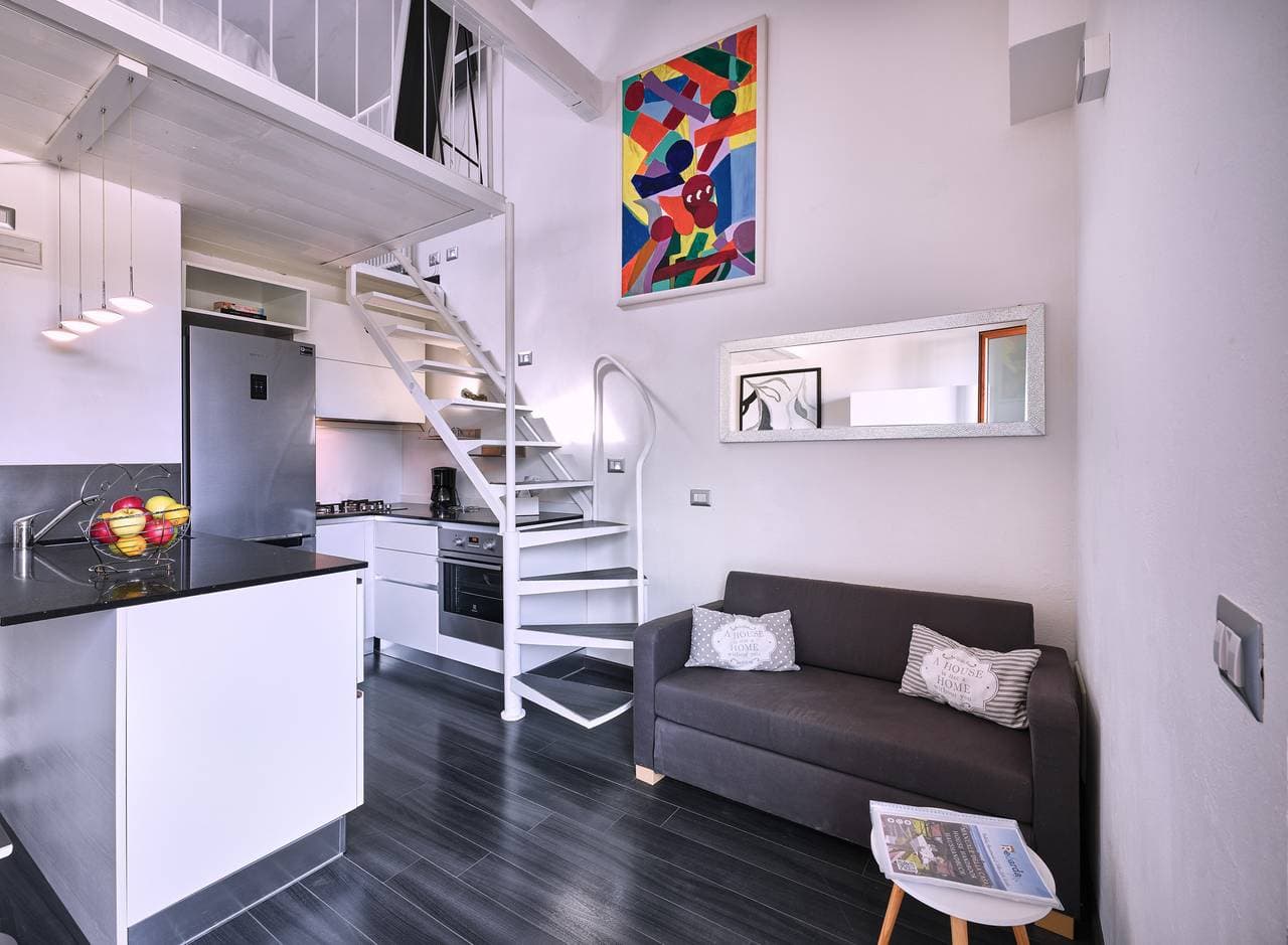 Regarda -The Beach Studio mit Seeblick neben Strand in Cisano di Bardolino 1