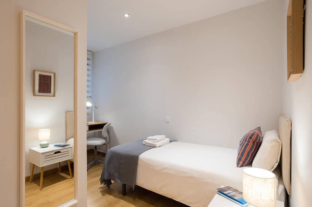 Foto 2 von 30: 140 m2 Apartment + Office in Retiro