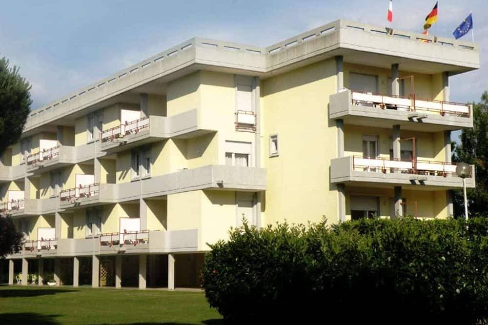 Apartment in Luni mit Balkon 1