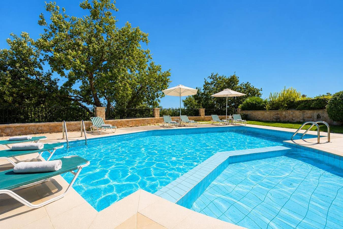 Foto 4 von 37: Villa Daphni