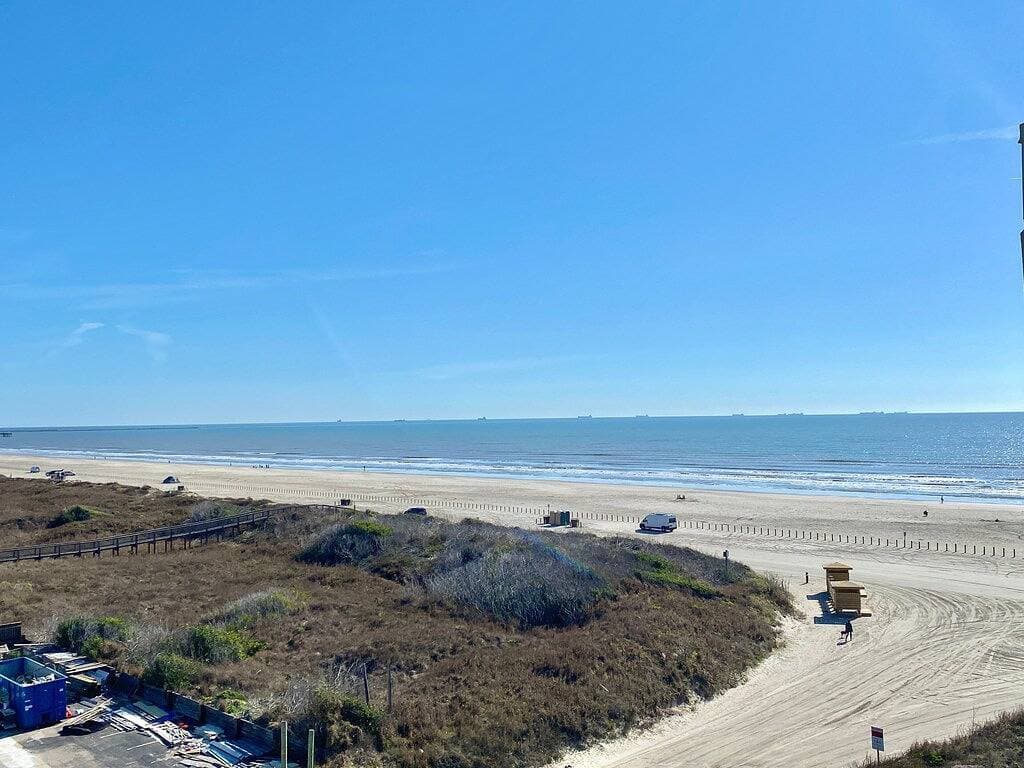 Foto 3 von 11: Sandcastle Condominiums Unit 502
