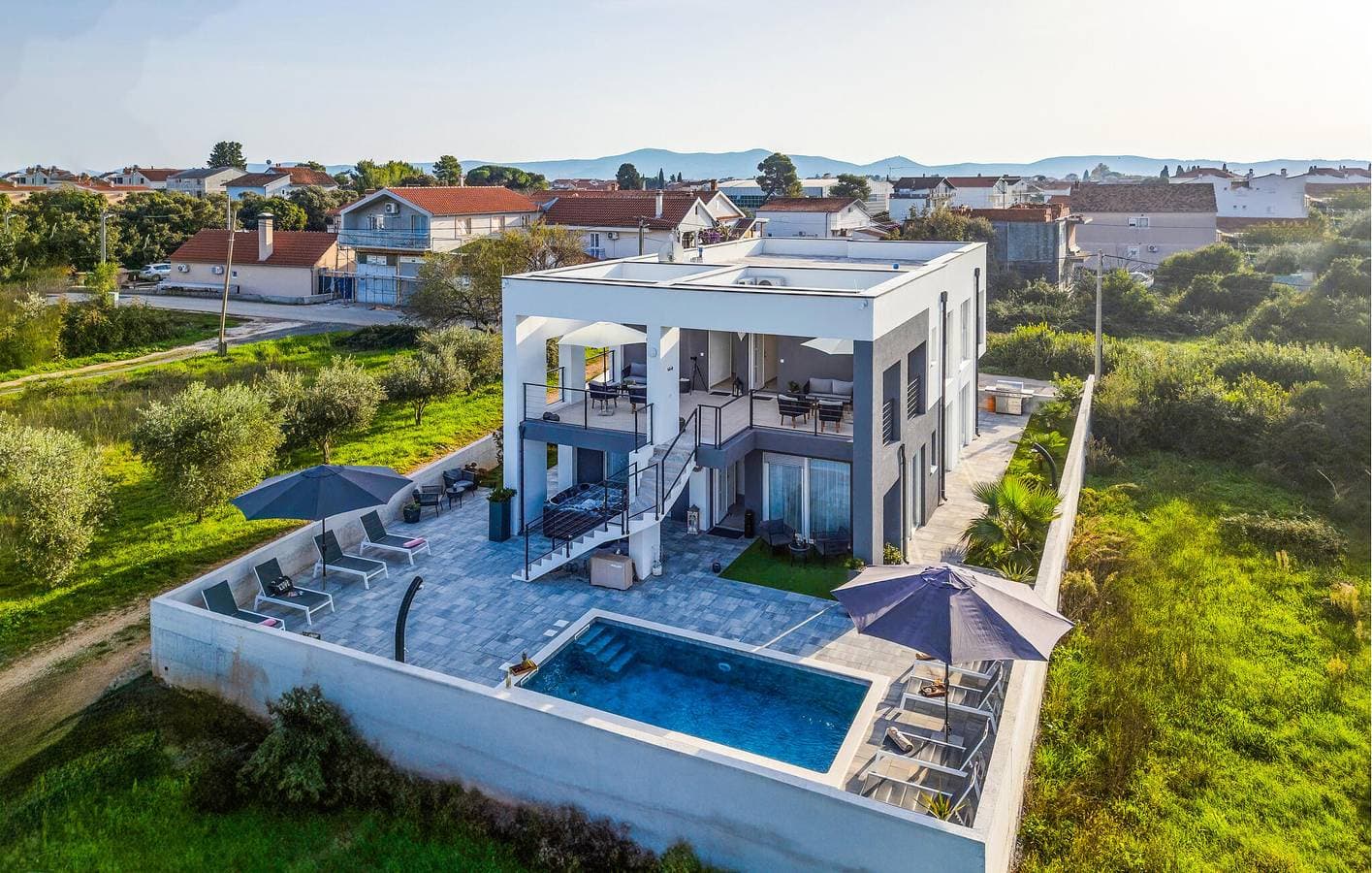 Foto 3 von 39: Gemütliche Ferienwohnung mit Pool, WLAN und Parkplatz, 1 km vom Strand Dječji Raj entfernt