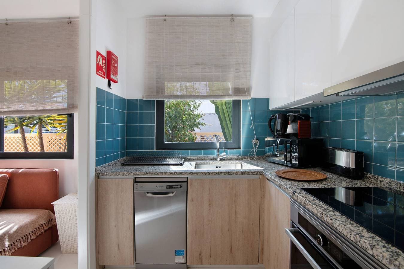 Foto 8 von 31: Ferienhaus 'Rooftop Retreat' mit Meerblick, Wi-Fi und Klimaanlage