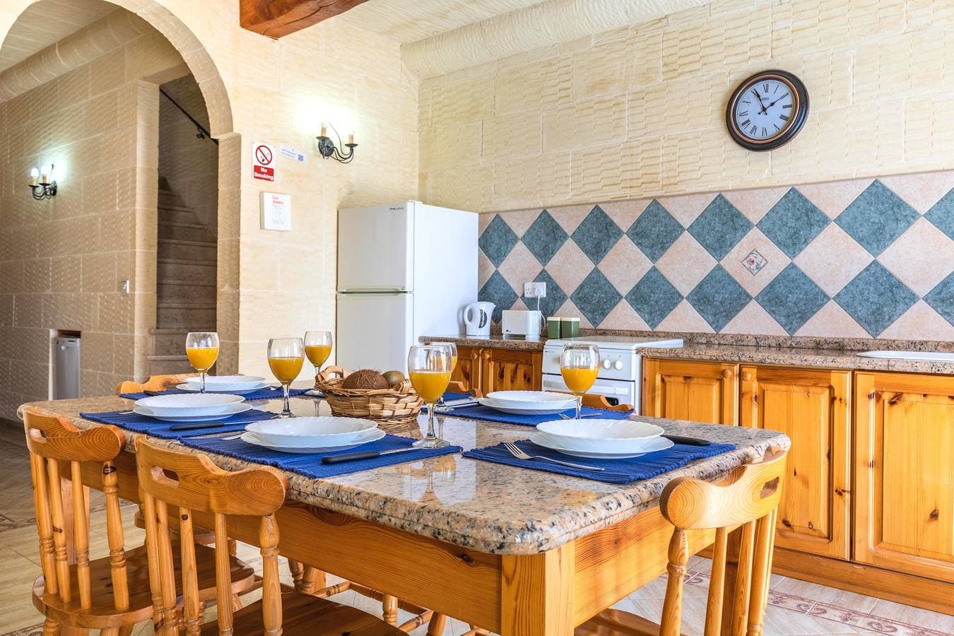 Foto 10 von 24: Villa für 7 Personen mit Balkon