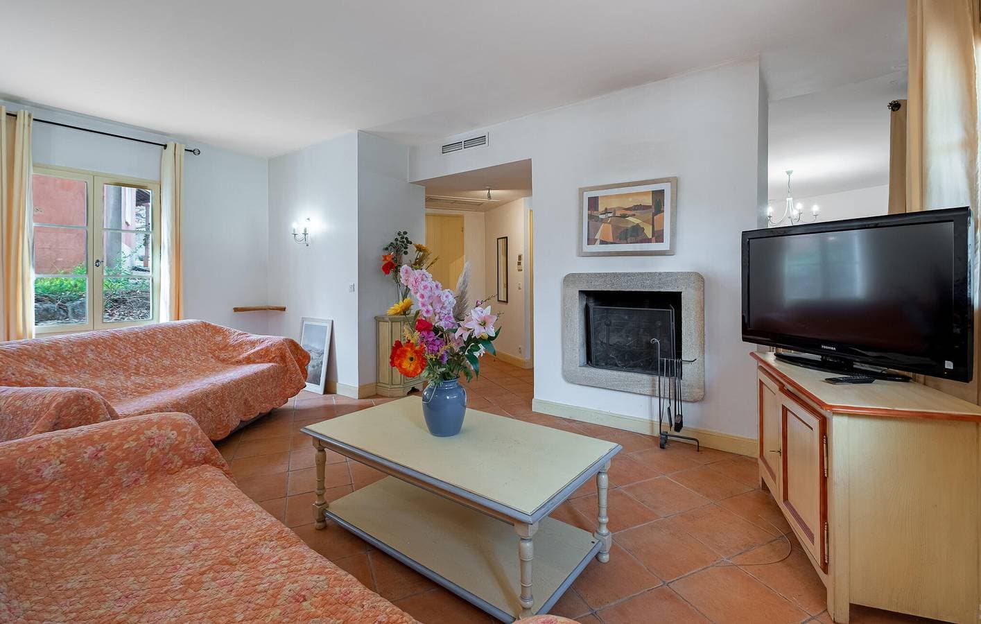 Foto 12 von 25: Poolside Getaway: 120qm mit AC, Parkplatz & WiFi