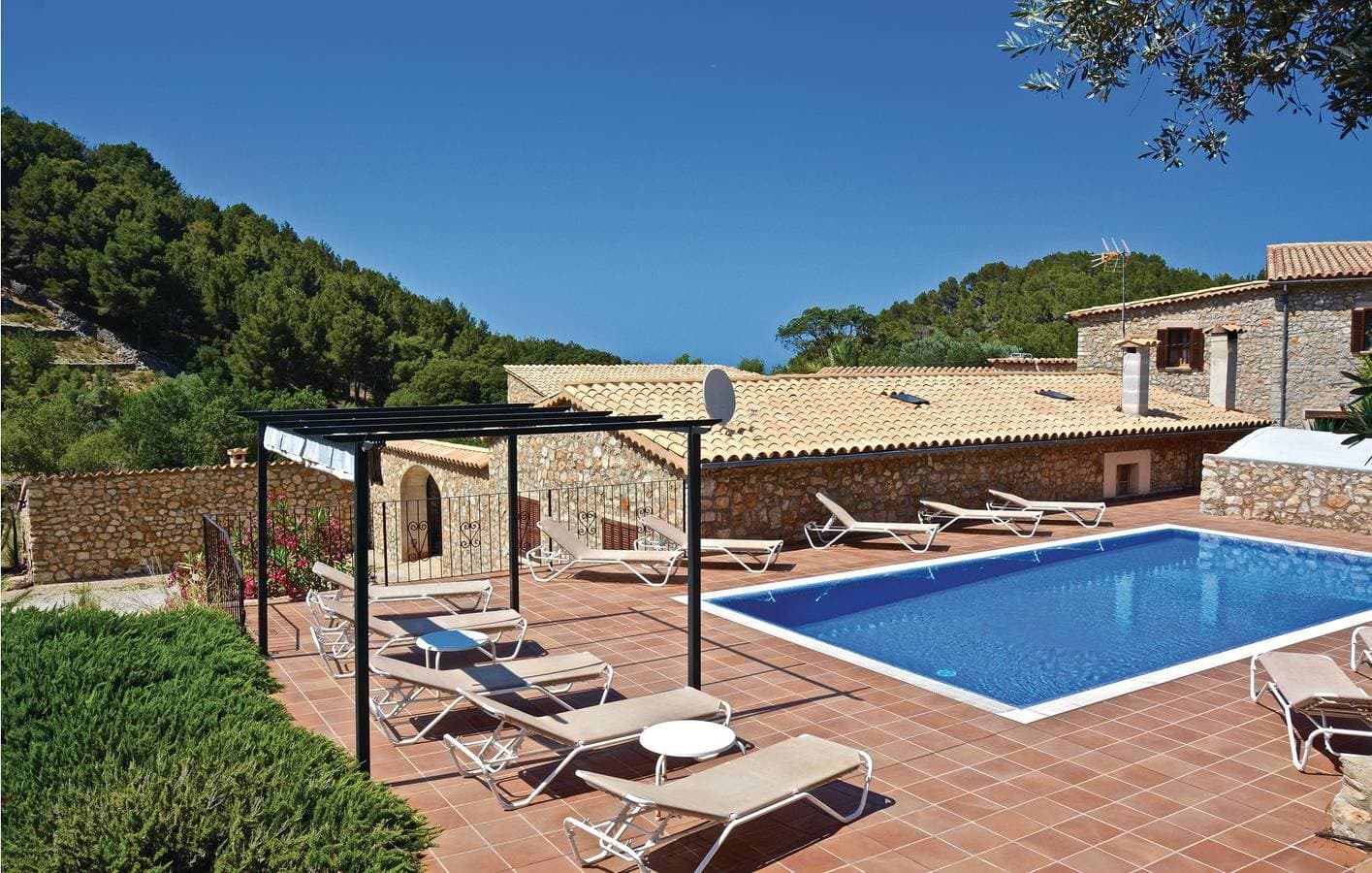 Foto 2 von 70: Rückzugsort an der Küste mit AC, Pool und Küche