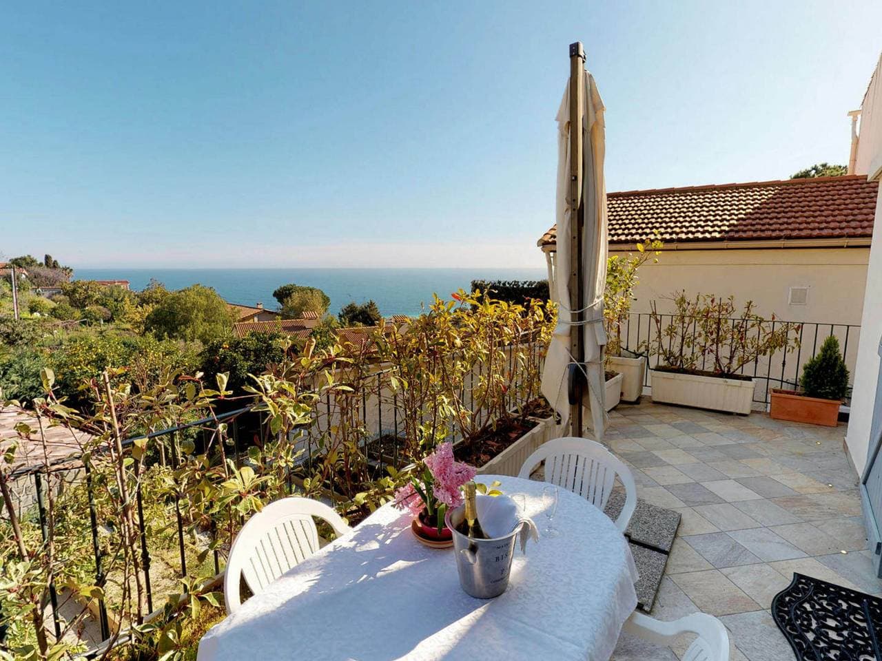 Charmantes renoviertes Studio mit Terrasse, Klimaanlage und kostenlosem WLAN 1