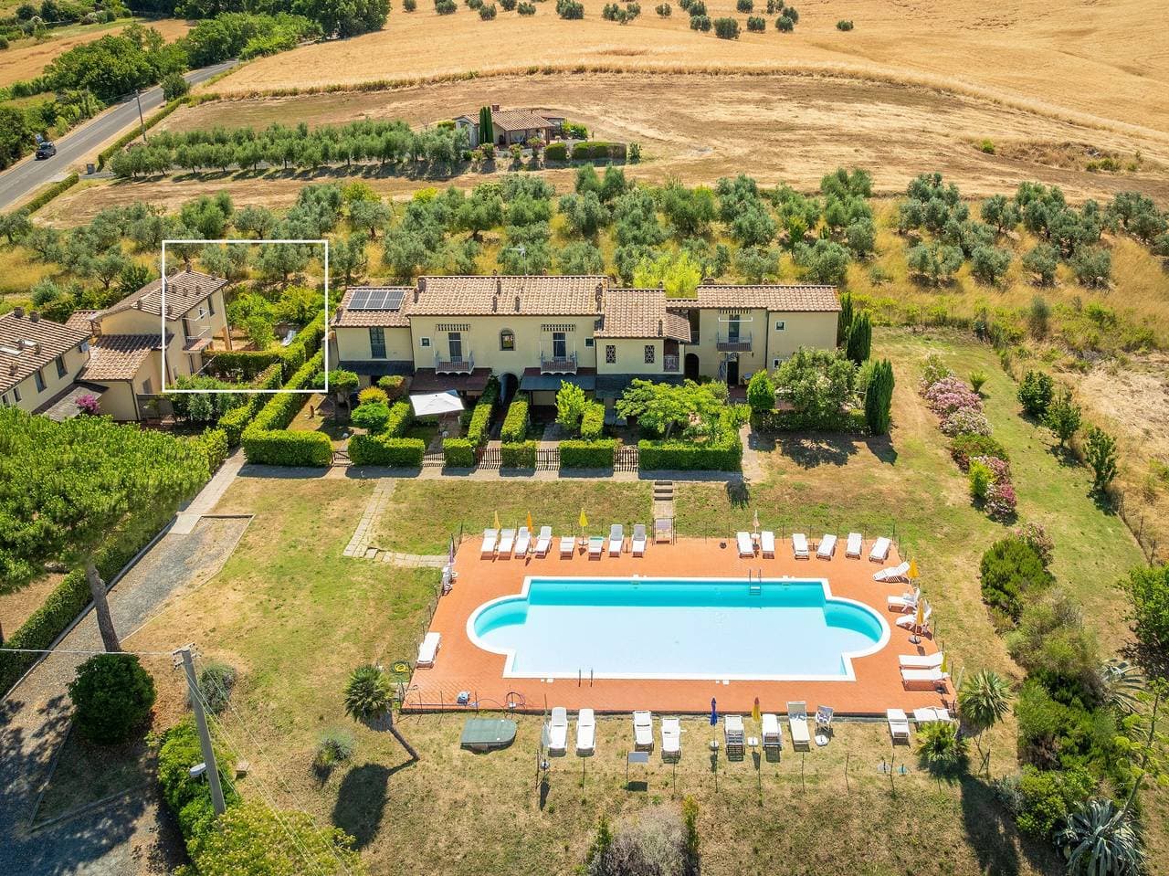 Foto 2 von 43: Lido Toscano, privater Garten, Pool und Haustiere erlaubt