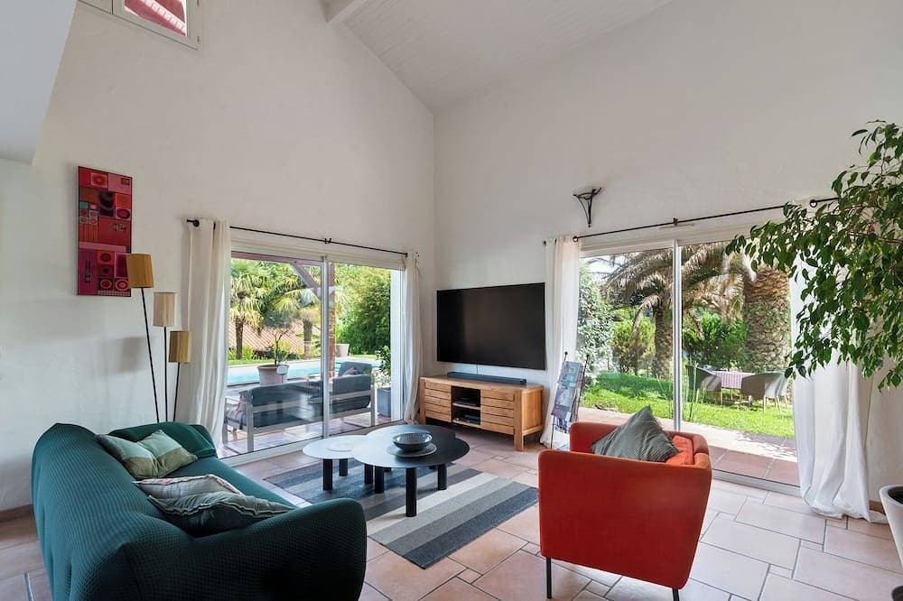 Foto 7 von 30: Villa Arcangues neo-baskisch, Schwimmbad und Palmen 10 Minuten von Biarritz entfernt