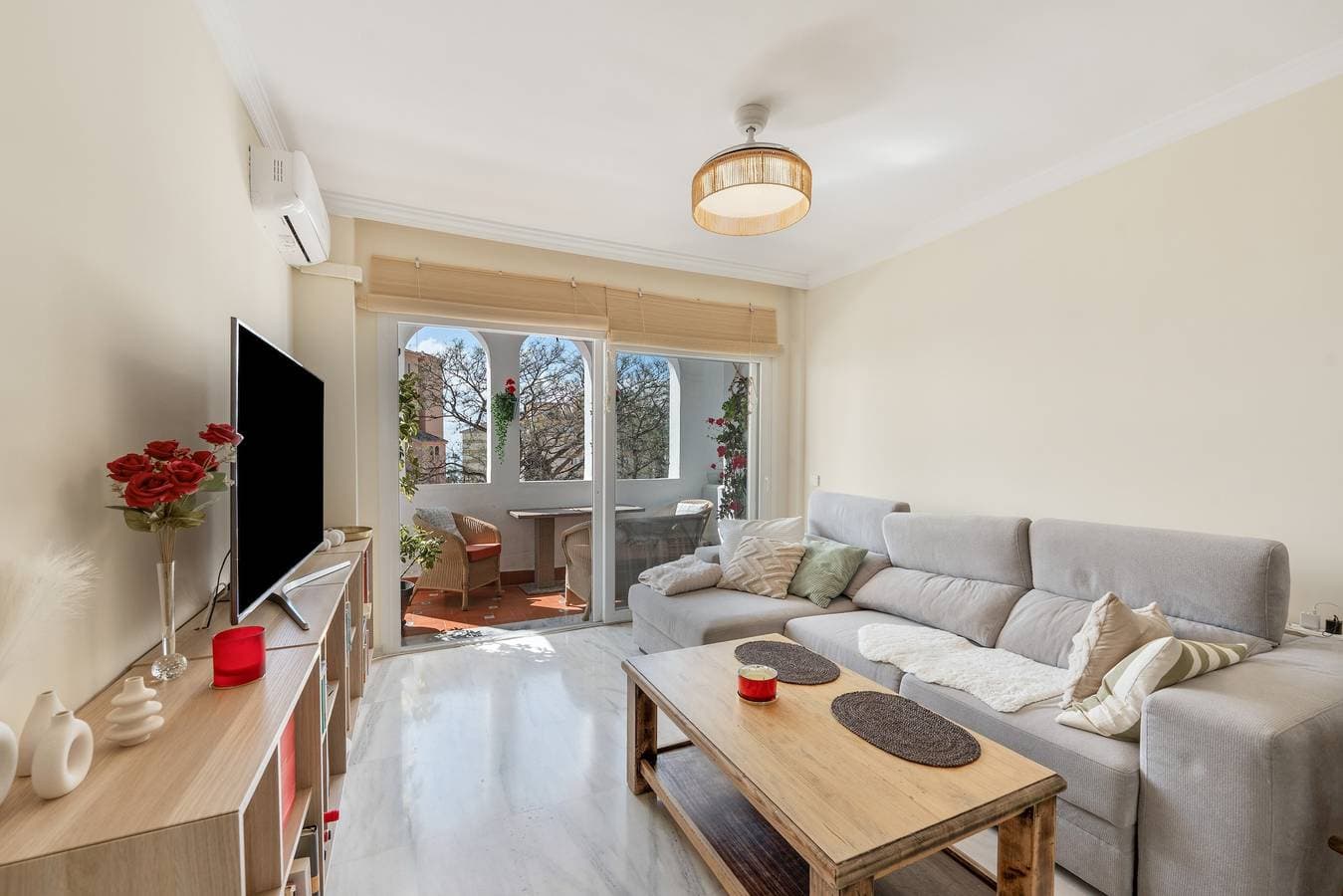 Foto 3 von 27: Apartment 'Pueblo Quinta Deluxe' mit Meerblick, WLAN und Klimaanlage