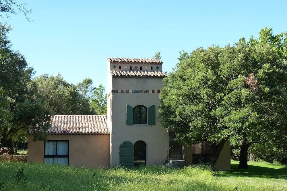 Bastidon 18. mit exklusiven Pool wieder in 7 ha großen Parks. 1