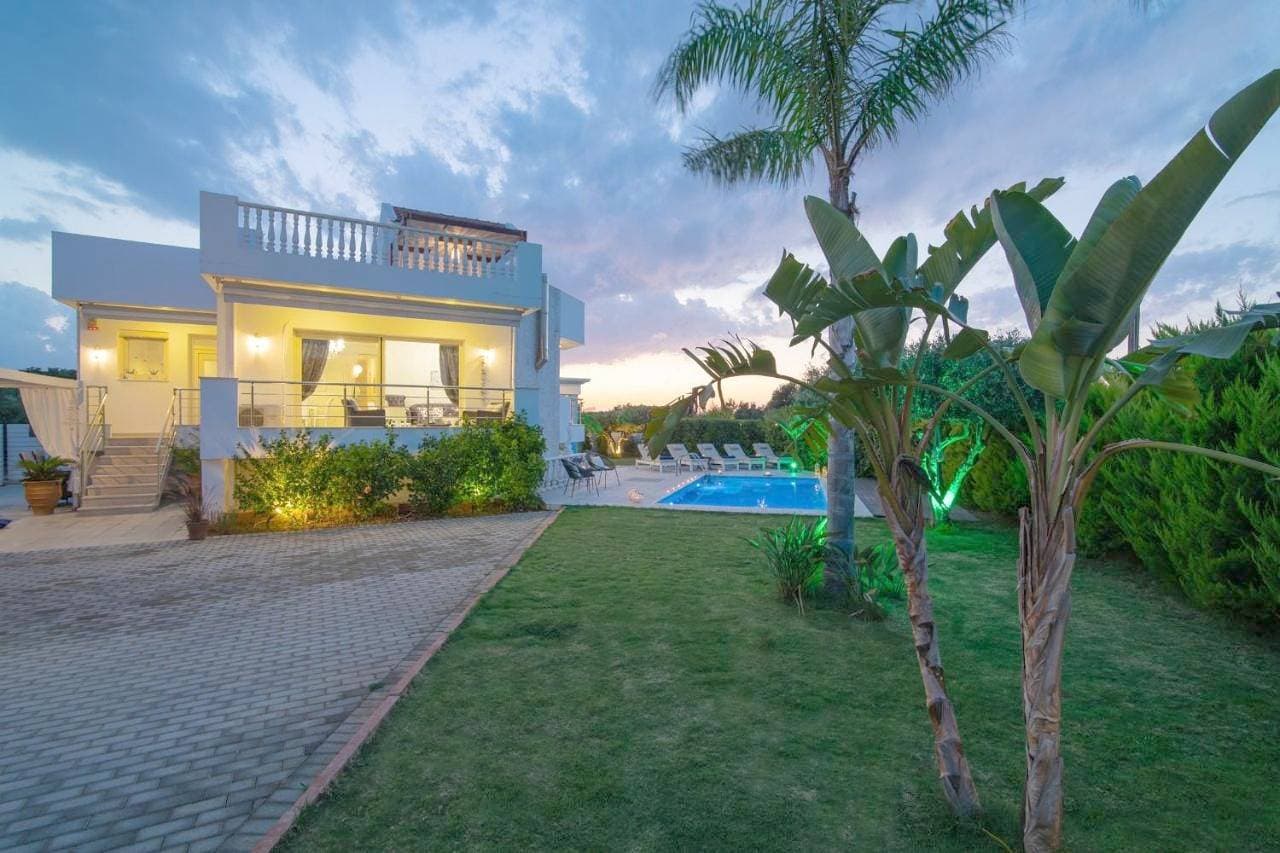 Foto 4 von 5: Villa with Private Pool