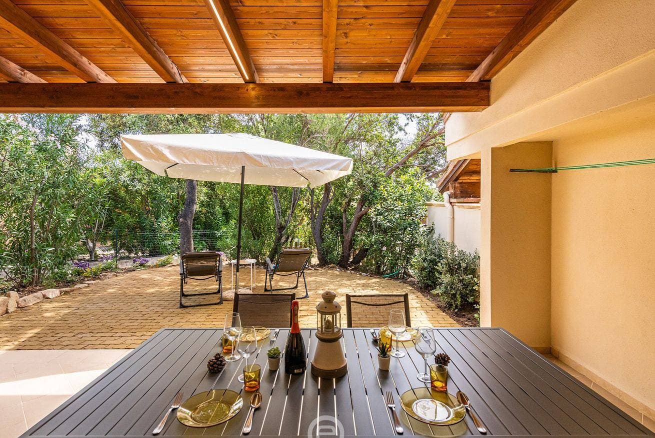 Foto 8 von 47: Ferienhaus für 4 Personen mit Balkon/Terrasse