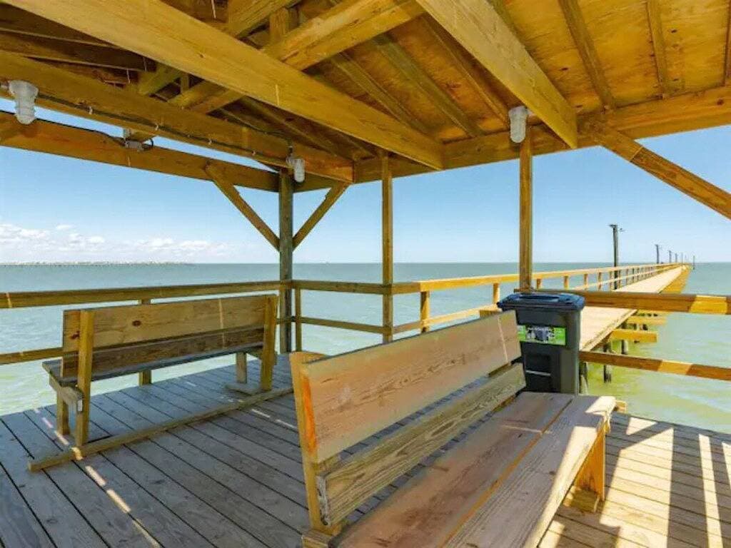 Foto 2 von 31: Kommen Sie zum Angeln und machen Sie einen Ausflug zum Strand am Benjamin's Pier!