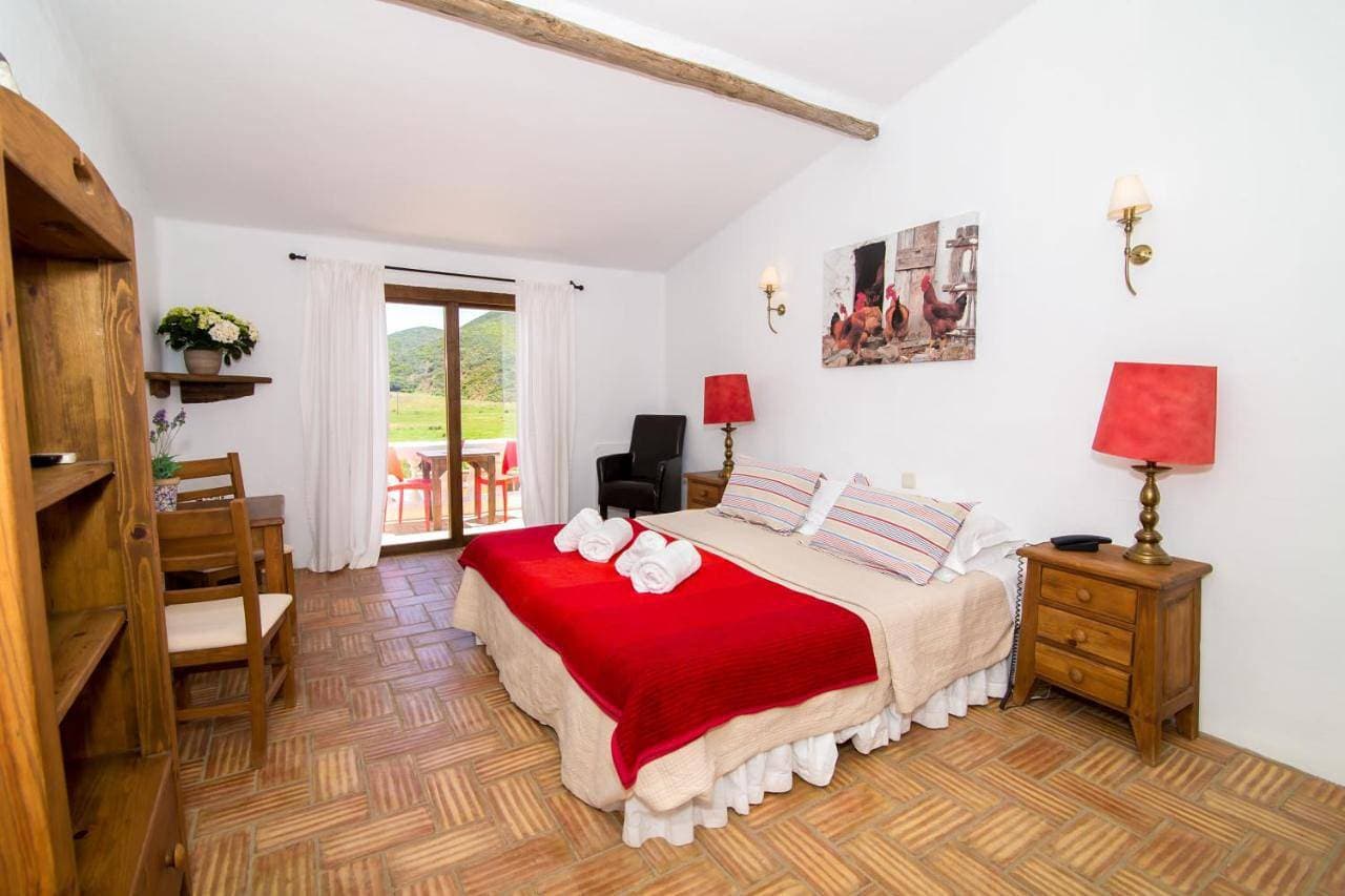 Foto 5 von 10: Economy Double or Twin Room